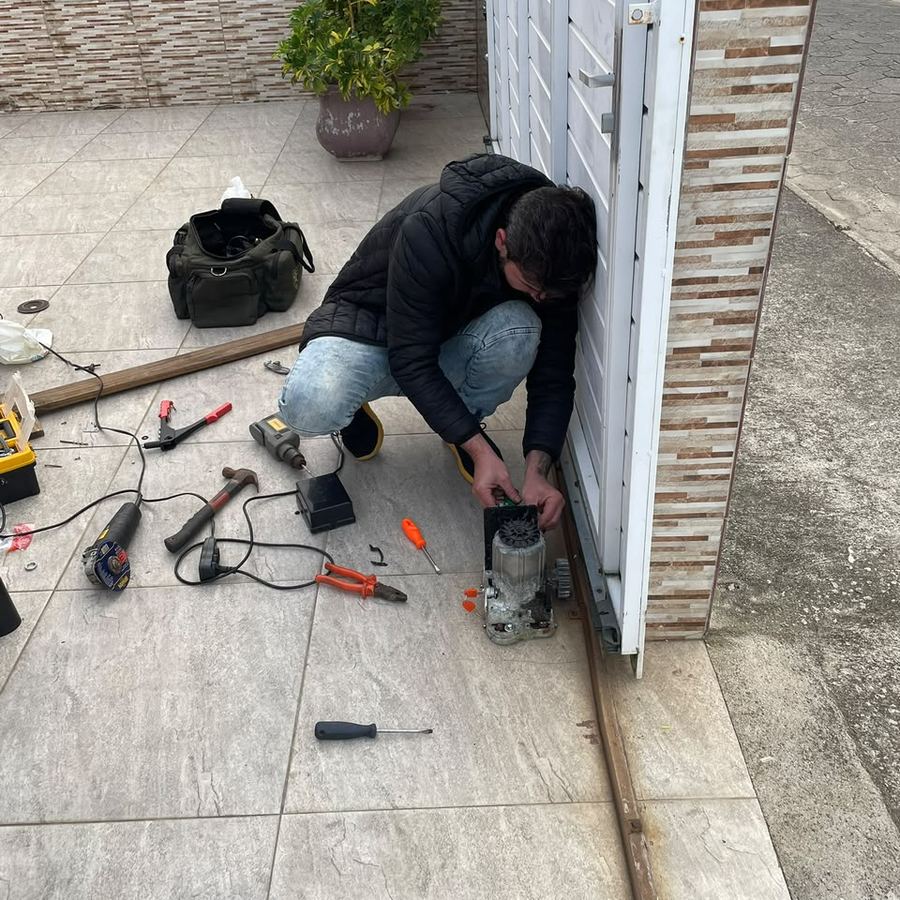 Manutenção de motor de portão deslizante em Daniela, Florianópolis